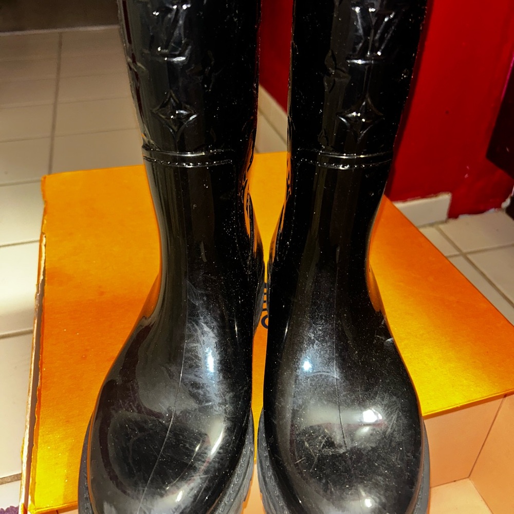 Louis Vuitton Monogram Rain Boots - Picture 7 of 15